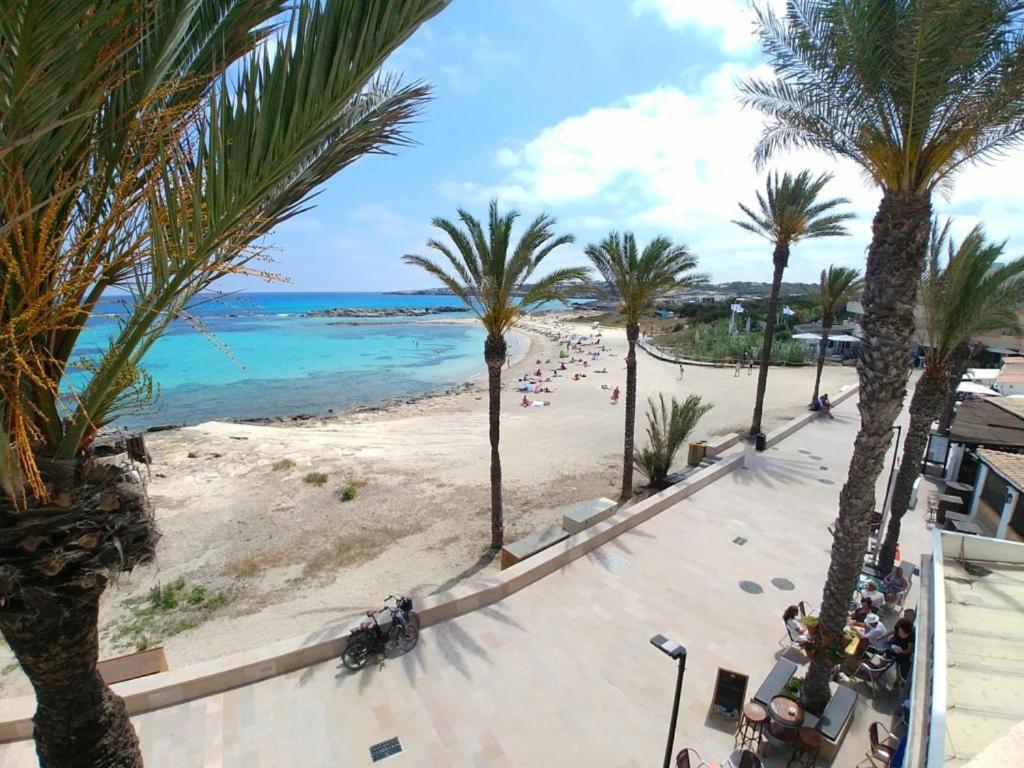 Apt Calmacabana A 50M Dal Mare Apartment Ес Пухолс Екстериор снимка
